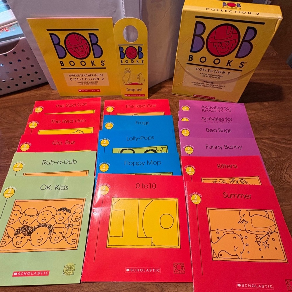 Bob Books Collection 2 Advancing Beginners Word Families Scholastic Box Set 12
